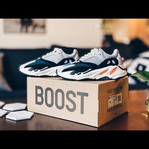 adidas Yeezy Boost 700 Wave Runner Size 4.5 mens
